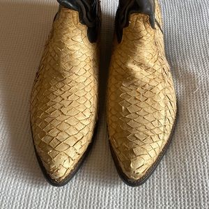 Men’s cowboy boots.  Size 10.  Made of Sea-bass